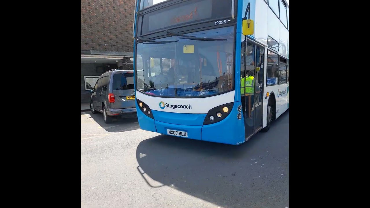 #stagecoach #south 19098 E400 Doing 900 Goodwood races shuttles With assault alarm
