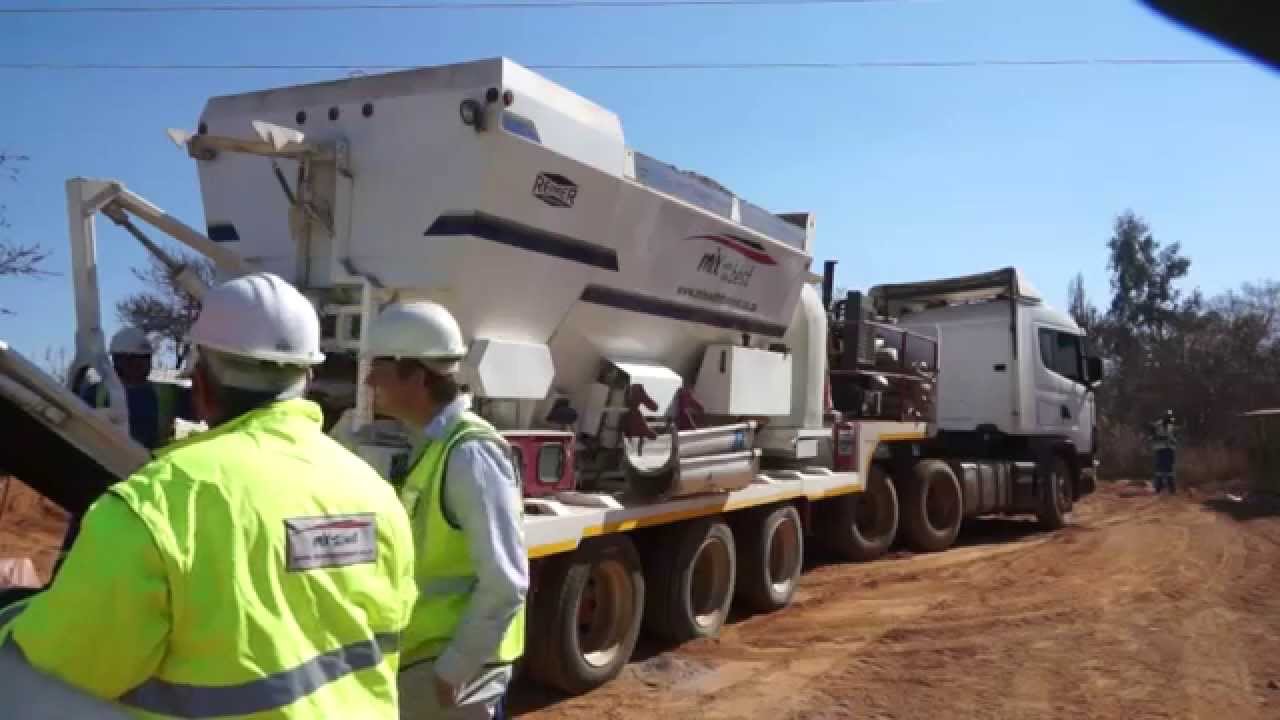 The first mobile mixing plant accredited by SARMA [construction]
