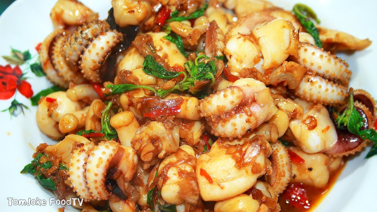 วิธีทำผัดกระเพราปลาหมึก ให้กรอบหอมไม่หดน้ำไม่นองเต็มจาน Thai Basil Squid