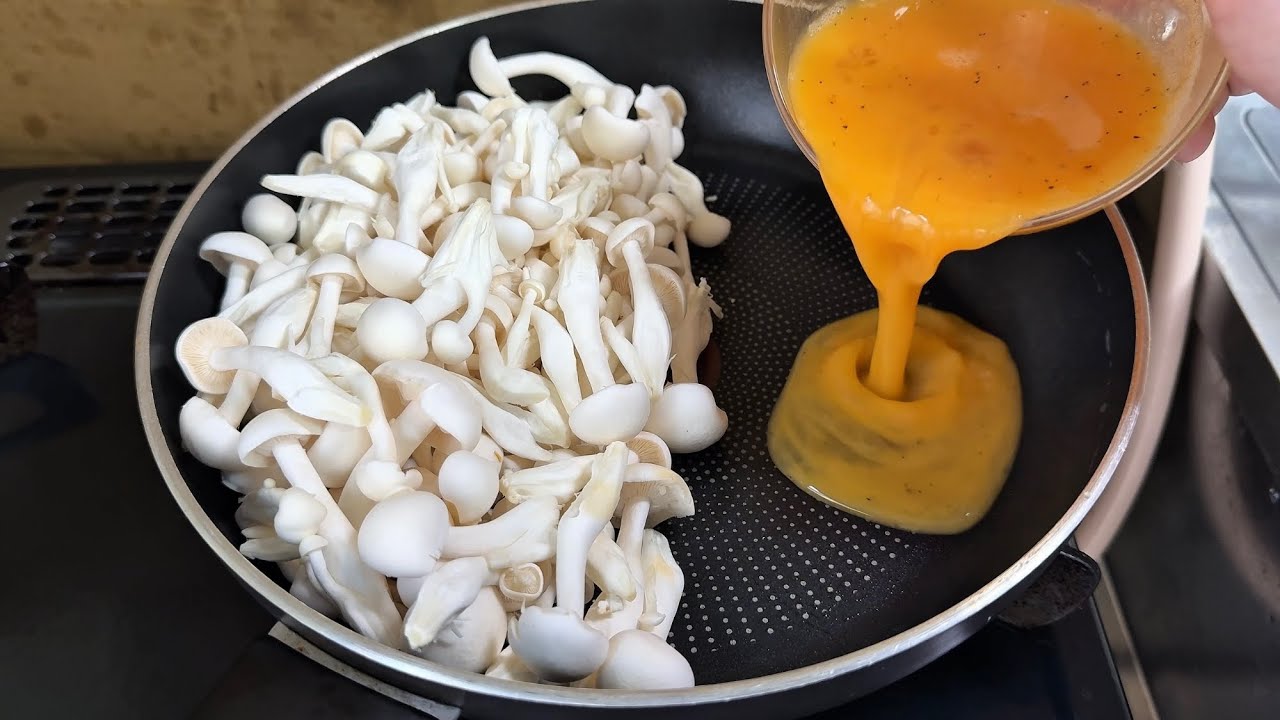Snow White Mushrooms with Eggs! I make this every day because it's so delicious and easy!