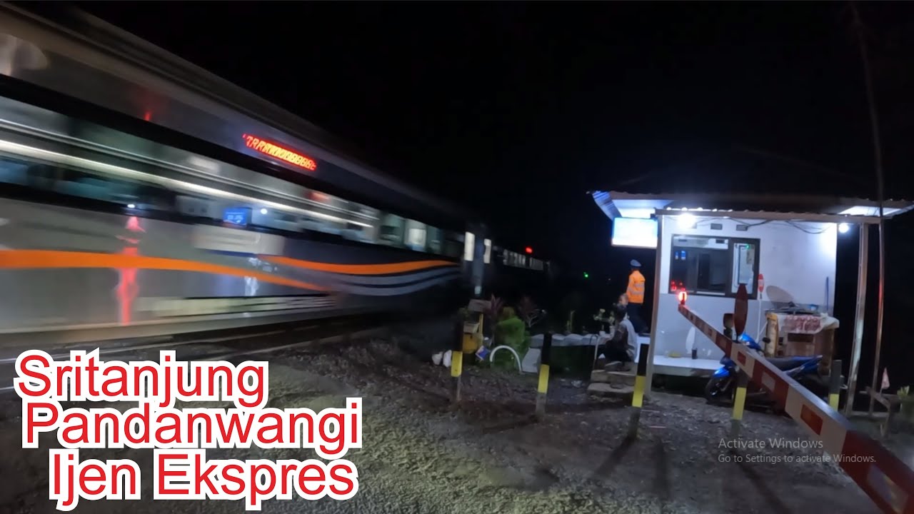 Stop.!! Hati2 ada kereta api sritanjung pandang ijen di perlintasan