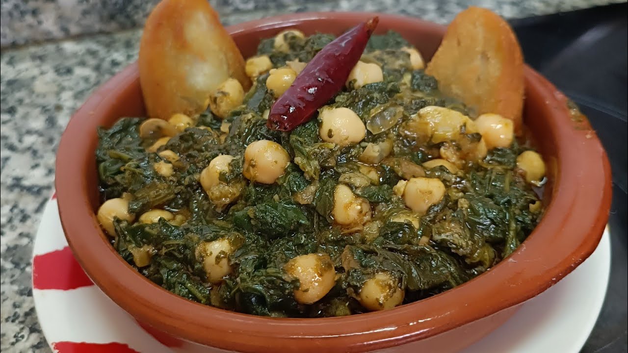 Espinacas con garbanzos al estilo de Sevilla 😋 #espinacas #tapas #garbanzos #comidacasera #guisos