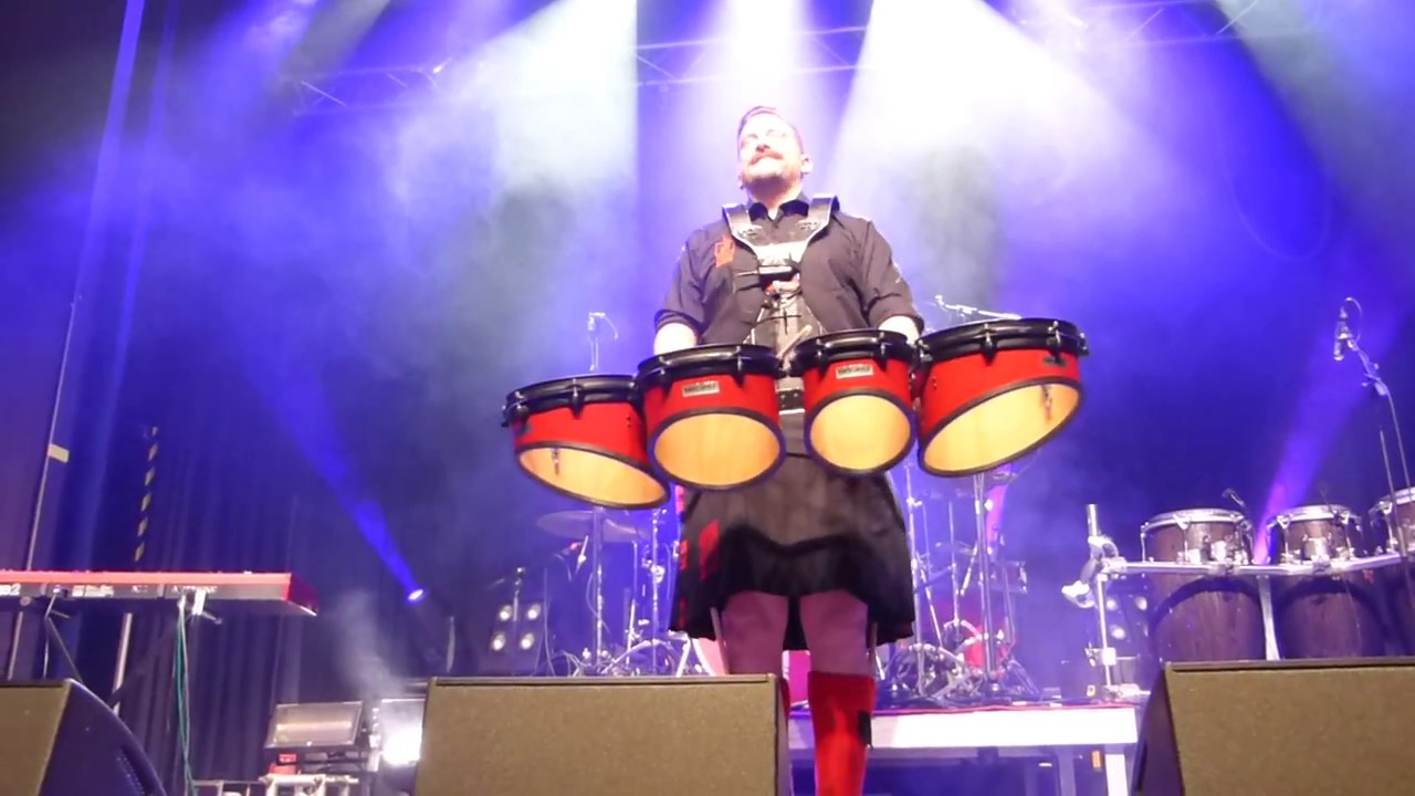 Red Hot Chilli Pipers - Drum Solo or Drum Wars - Mainz 22.10.17