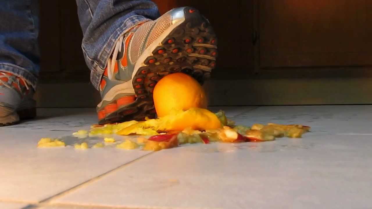 Nike Shox 2:45 vs. Obst II (fruitcrush)