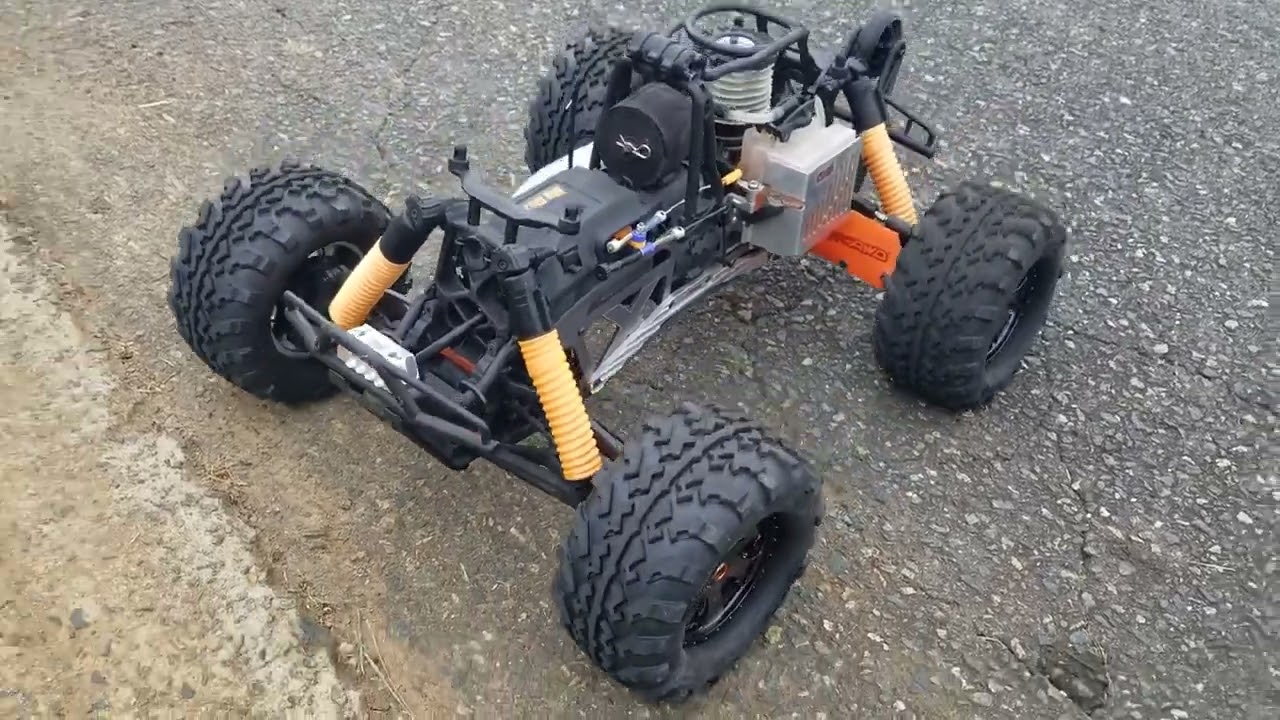 Hpi savage 4.6 SH-28.8 with 17mm hub extension and THS pipe!