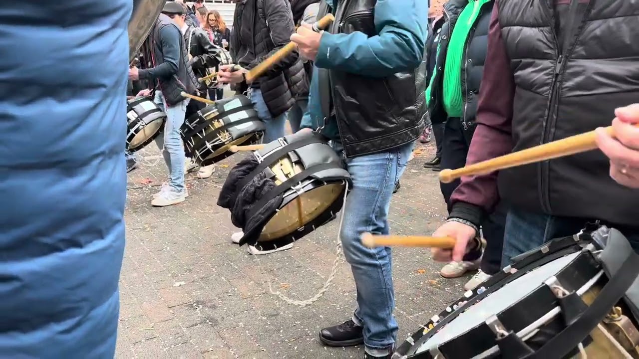 CARNAVAL DE LA LOUVIÈRE 2025 - LES INDÉPENDANTS - LA CLASSE