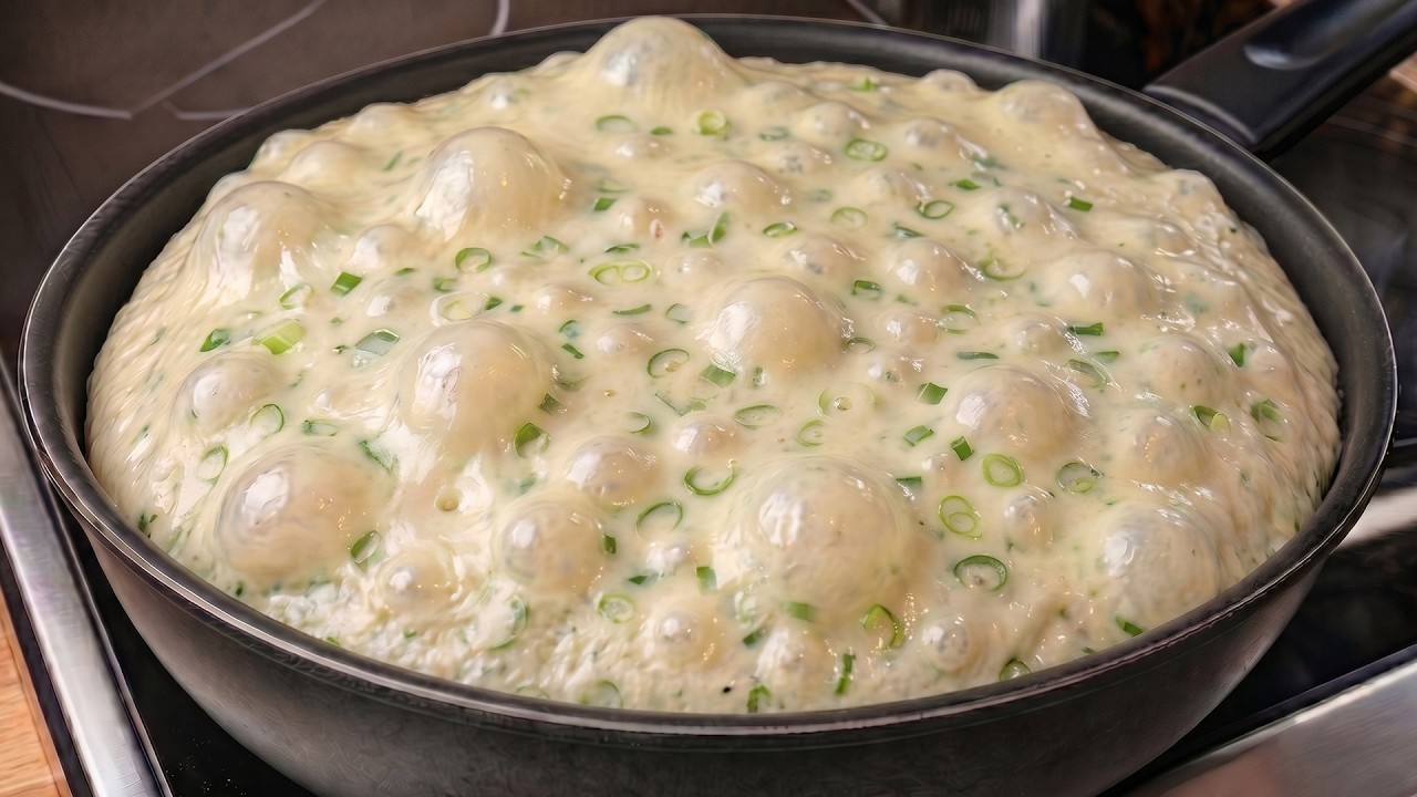 I make Onion Focaccia at home every day! No oven, No knead! Easy bread