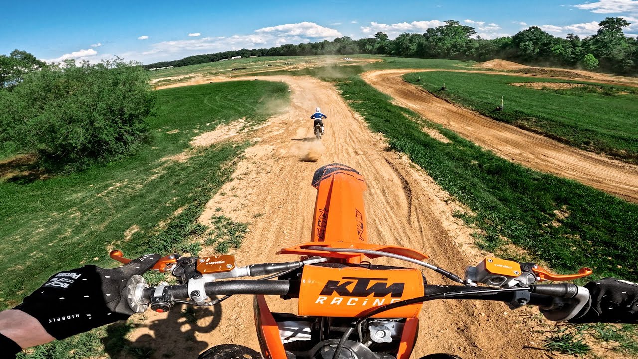 KTM 125 vs HUSQVARNA 125