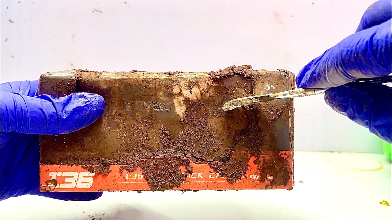 What's Inside? 📦 Muddy Mystery Box Unboxing & Thar 4x4 Restoration ASMR #satisfying #asmr 