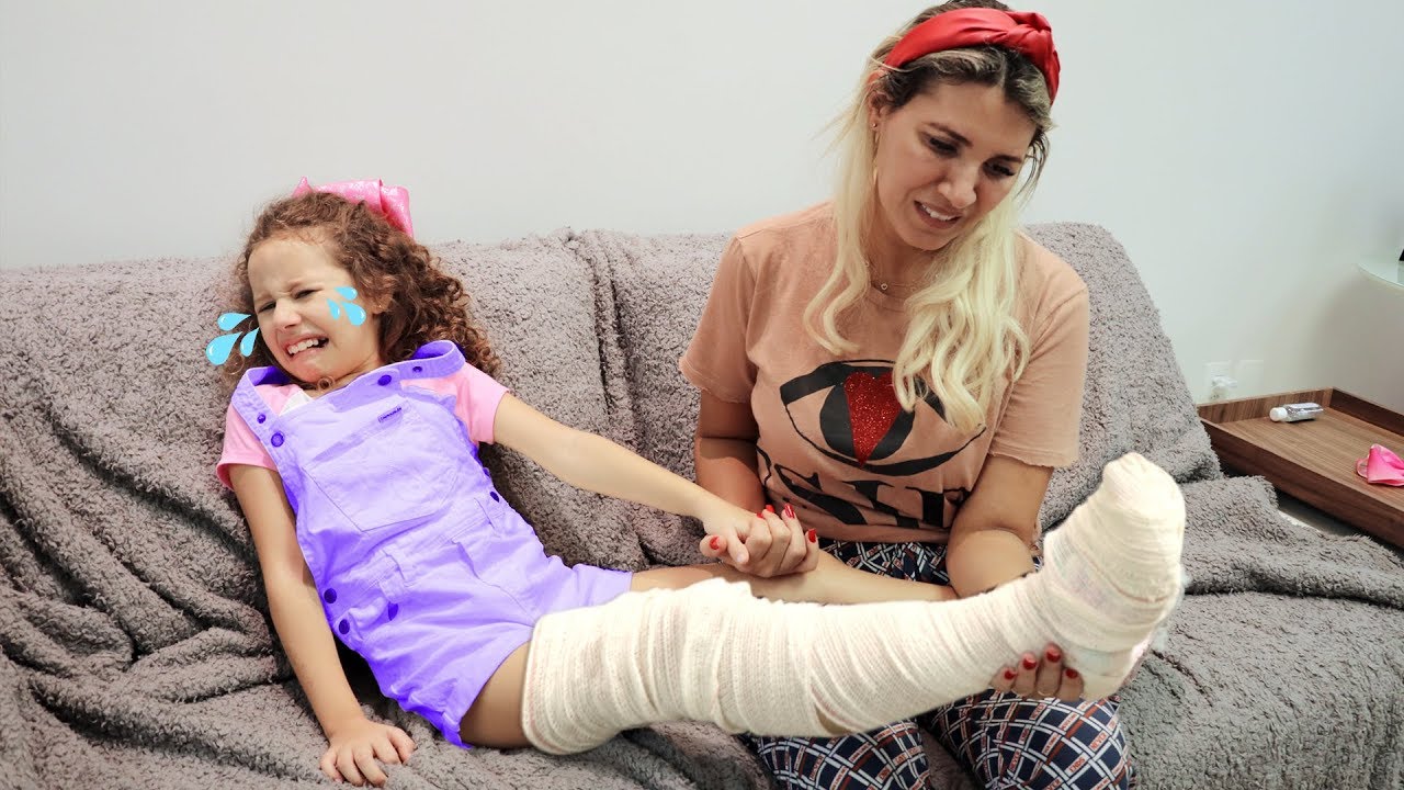 A HISTÓRIA DO MACHUCADO da Valentina Pontes  (THE BOO BOO STORY)