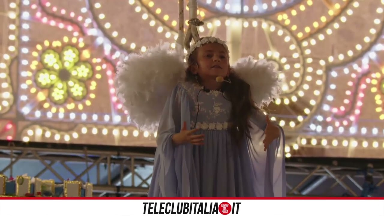 Madonna della Pace, Paola chiude la processione del lunedì con il suo Volo dell'Angelo