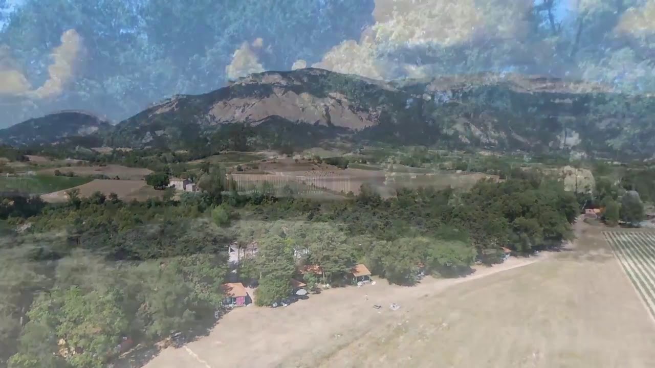 CAMPING L'HIRONDELLE vue du ciel - Drome France