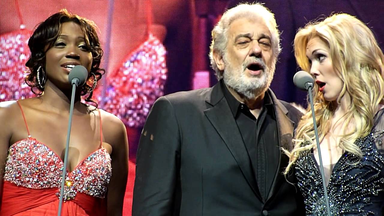 Placido Domingo sings 
