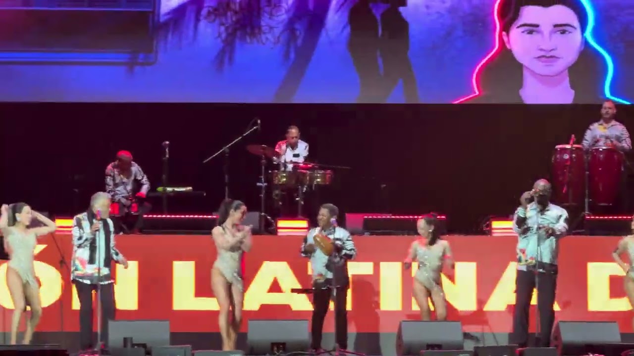 Dimensión Latina - Sigue tu camino (en vivo)