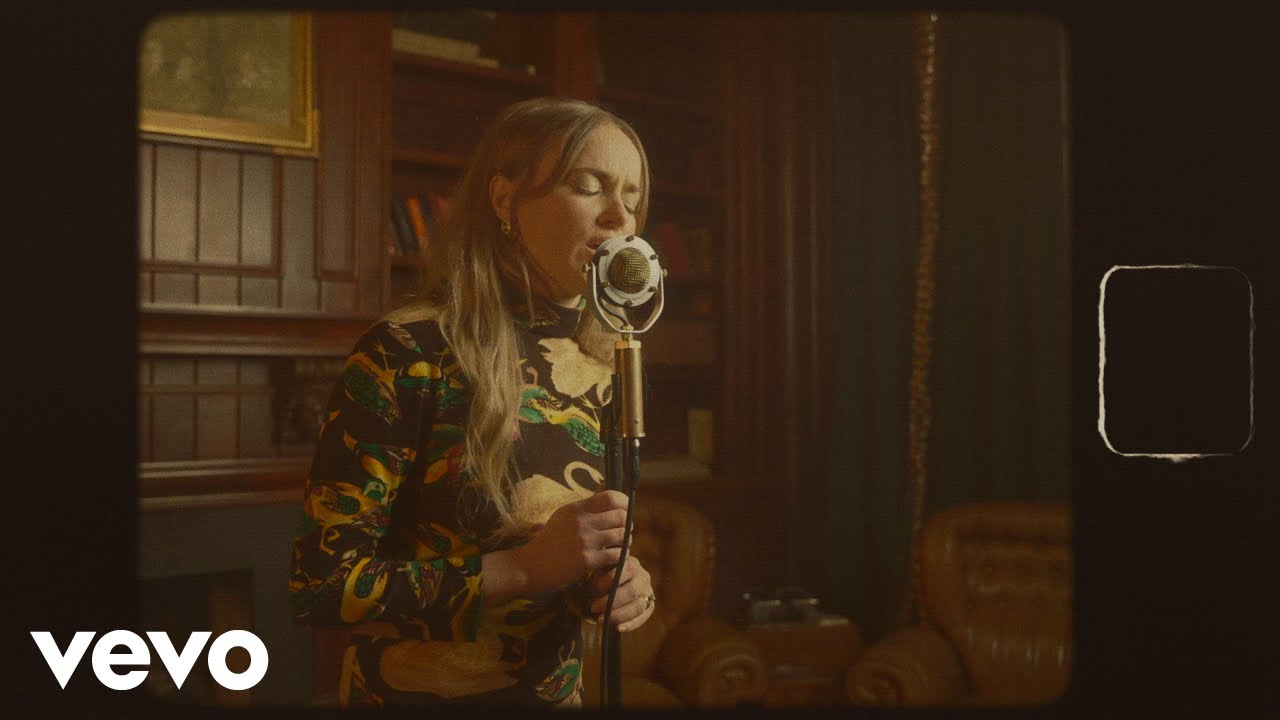 Leah Blevins - Fade Into You (Official Live Session)