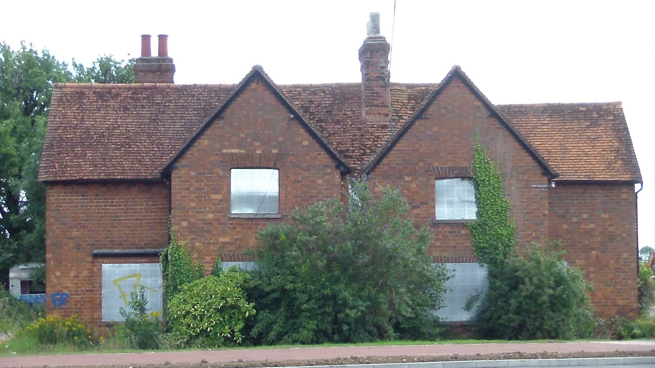 Abandoned Two Mile Ash Farm House opposite Two Mile Ash Drive In/Out-Milton Keynes (England)