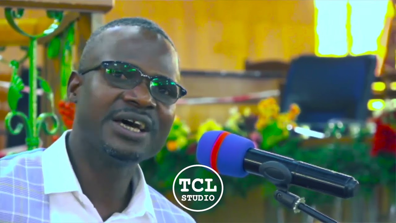 FRERE NATHAN CHANTE: HAKIKA YESU .