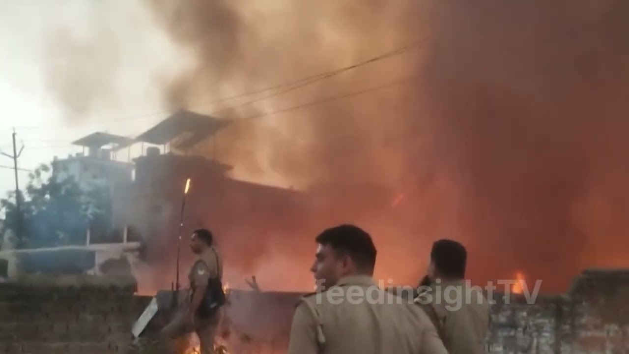 A massive fire broke out in jhuggi basti in the Vikas Nagar area of Lucknow.