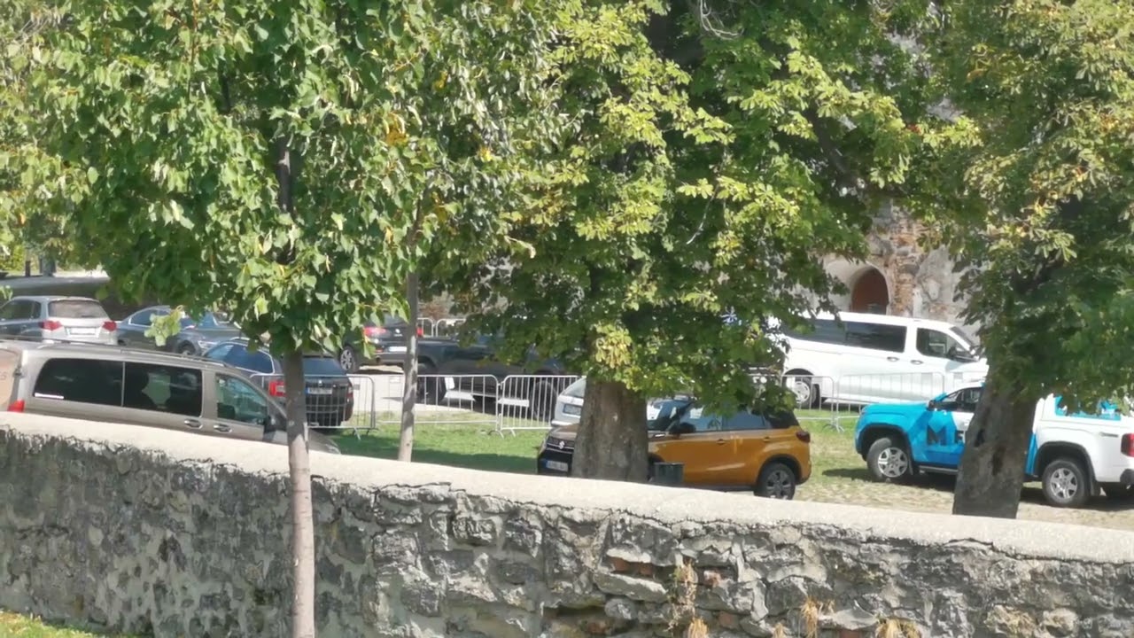 Botr&aacute;ny a Hungarian Baja v&aacute;rpalotai futam&aacute;n. A milli&aacute;rdos parkot parkol&oacute;v&aacute; sil&aacute;ny&iacute;totta Talab&eacute;r!