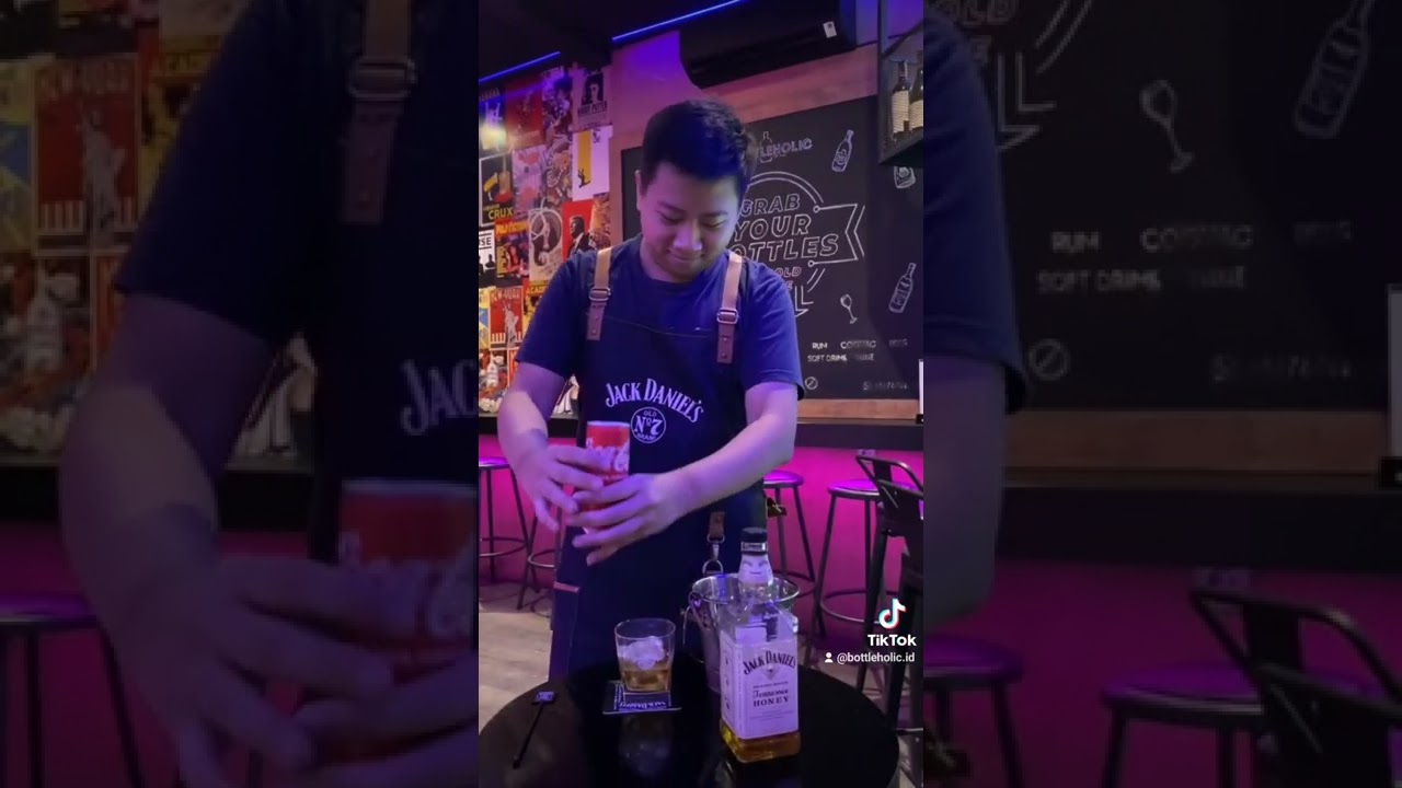 Bikin Cocktail versi kamu sendiri dirumah yuuuk #beyourownbartender #jacktember #bottleholic