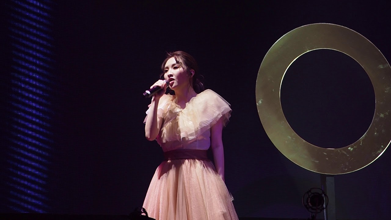 林欣彤 Mag In The Mirror 演唱會 - 忍
