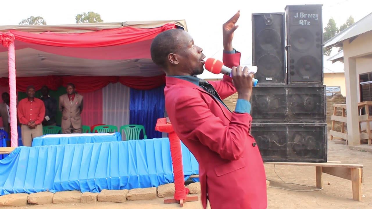 Ev.Mwankemwa beba jina la Yesu katika maisha yako usibebe vitu