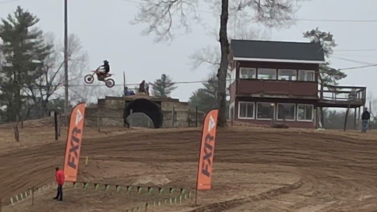Races at southwick