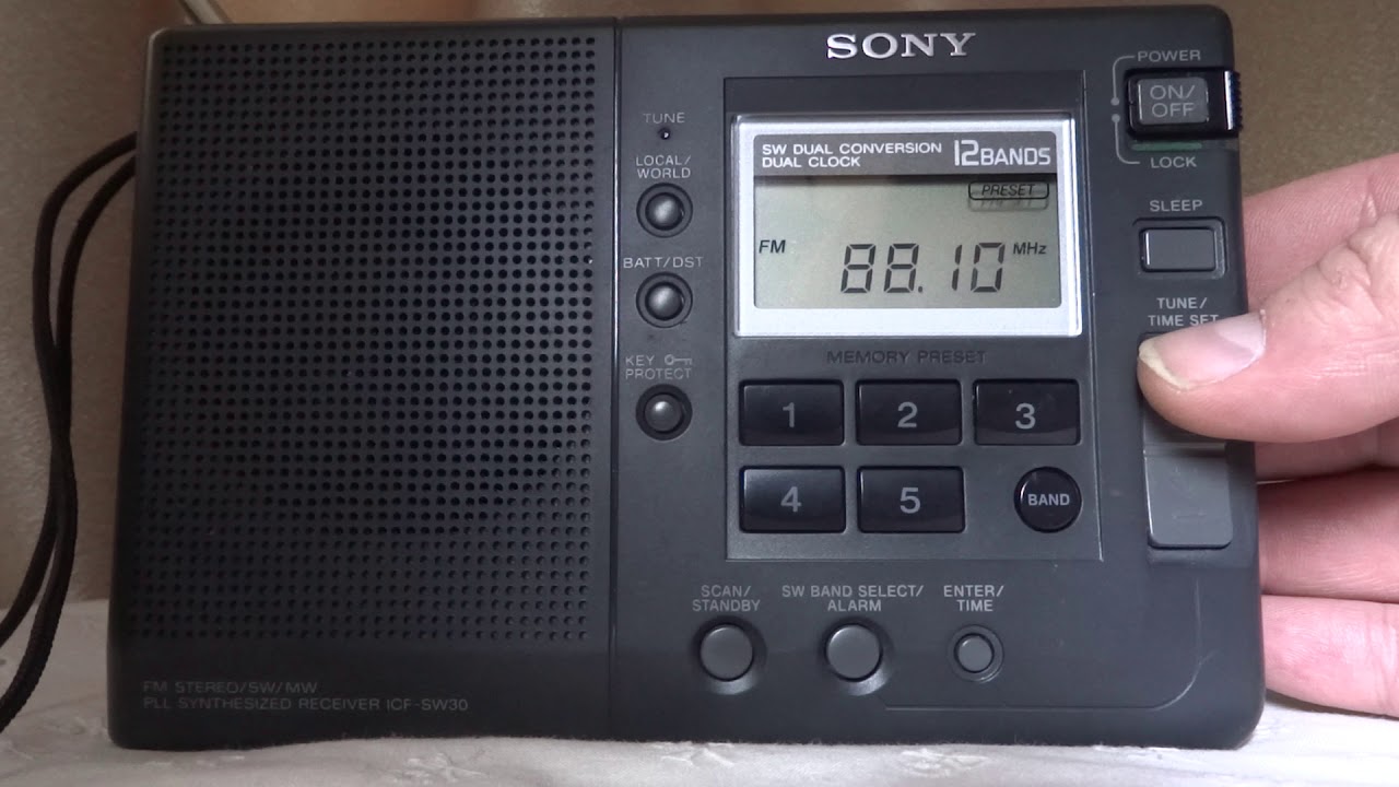 World Radioreceiver 12 Bands Sony ICF SW30 Dual conversion (Made in Japan)