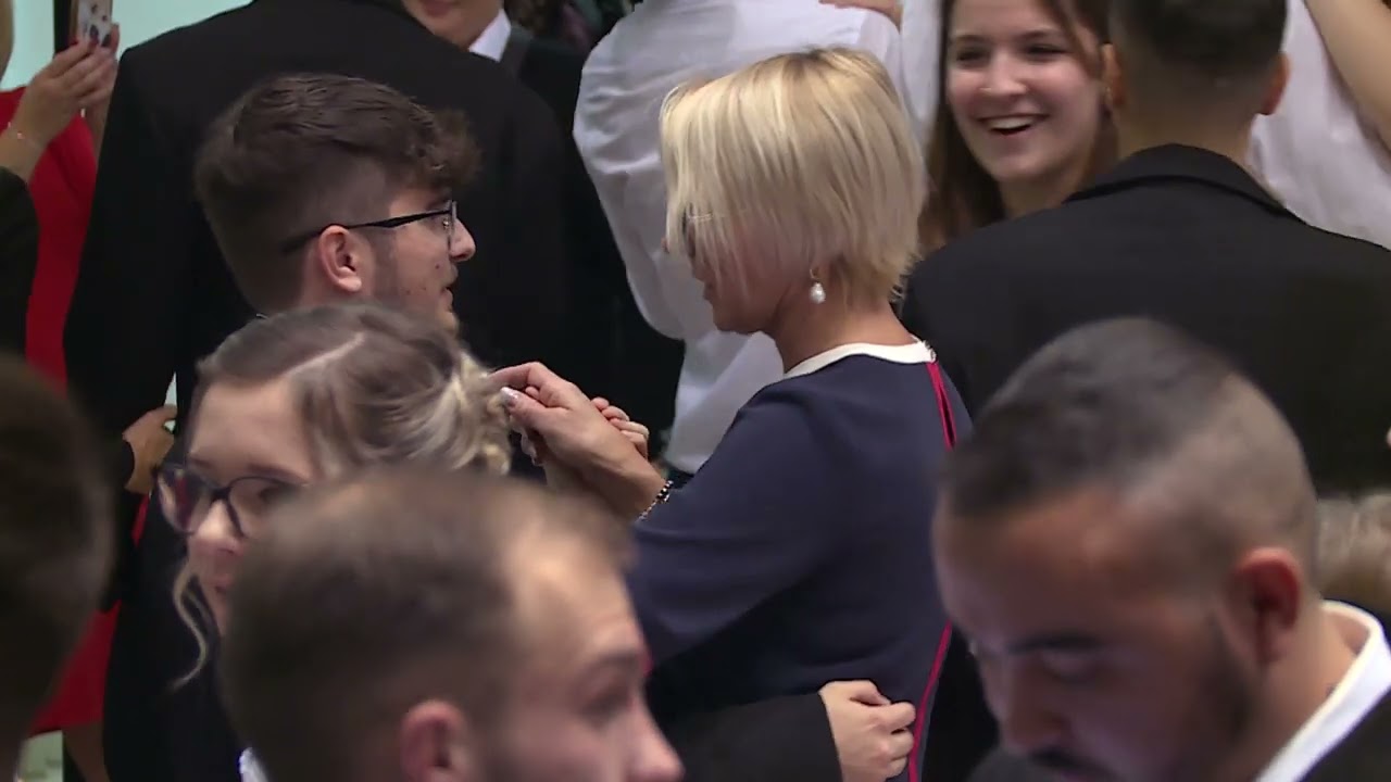 Kalocsai Szent István Gimnázium - Szalagavató 2022: Közös tánc