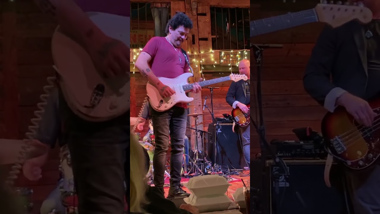 Lewis Stephens playing with Mike Zito “Texas Flood” at The Dosey Doe Dec 29 2022 ❤️🎹❤️
