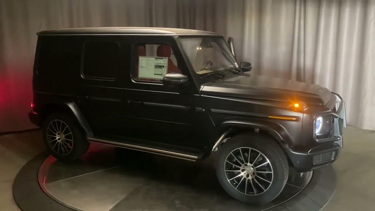 2022 G550 NIGHT BLACK MAGNO/CLASSIC RED MBZLA