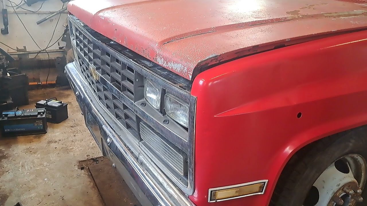 1981 Chevy C30 Crew Cab Dually with Cadillac 500 first time running