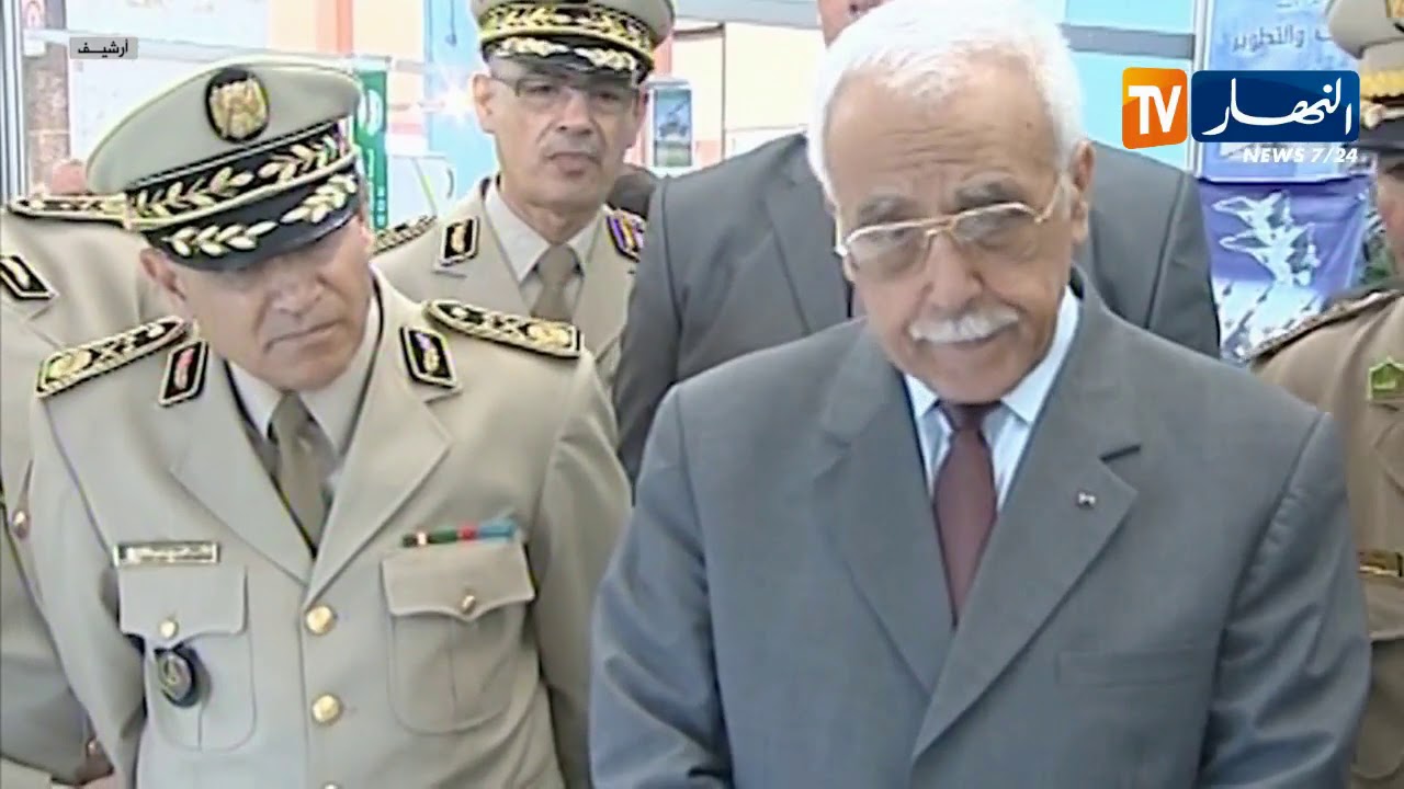 وفاة الوزير المنتدب للدفاع السابق اللواء عبد المالك قنايزية