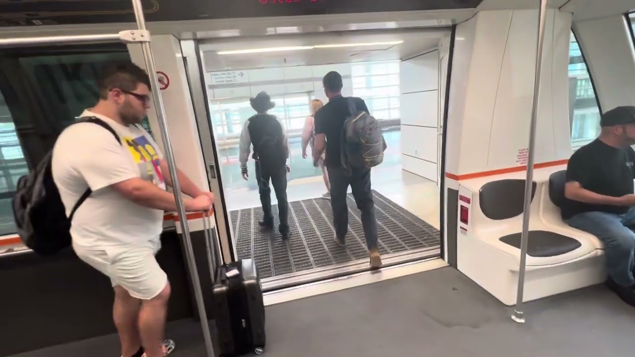 Riding the IL Skylink - Terminals C E D B A @ DFW Airport - Grapevine, TX