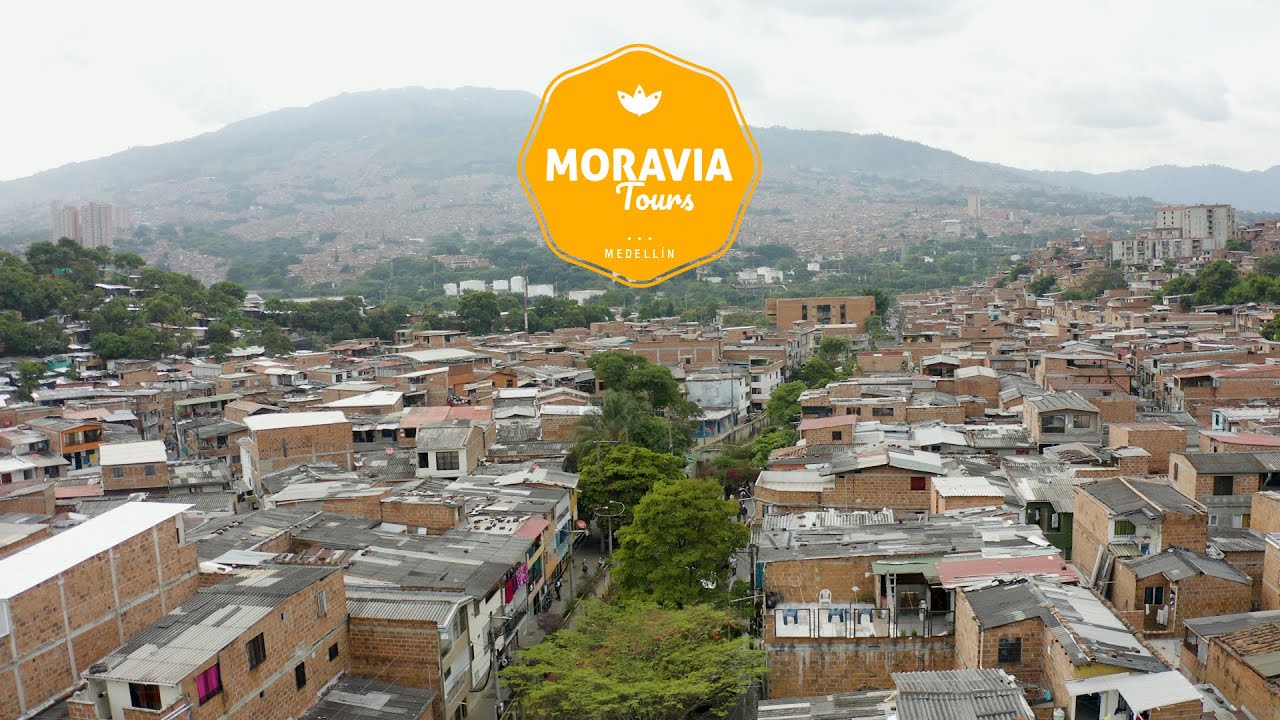 Moravia Tours: Tour of transformation and resilience of Moravia (Medellín) by local guides