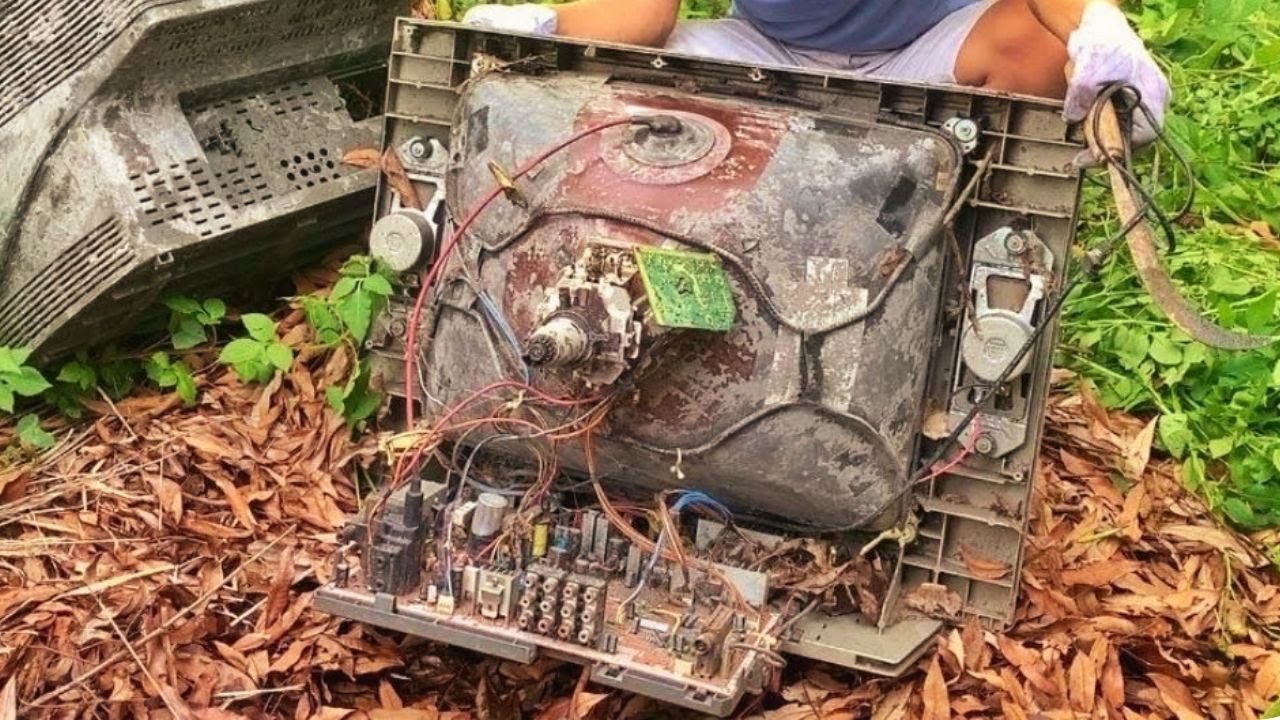 Restoration Vintage TV LG Produced in 1991// Reviving Antique television 21inch to Its Former Glory