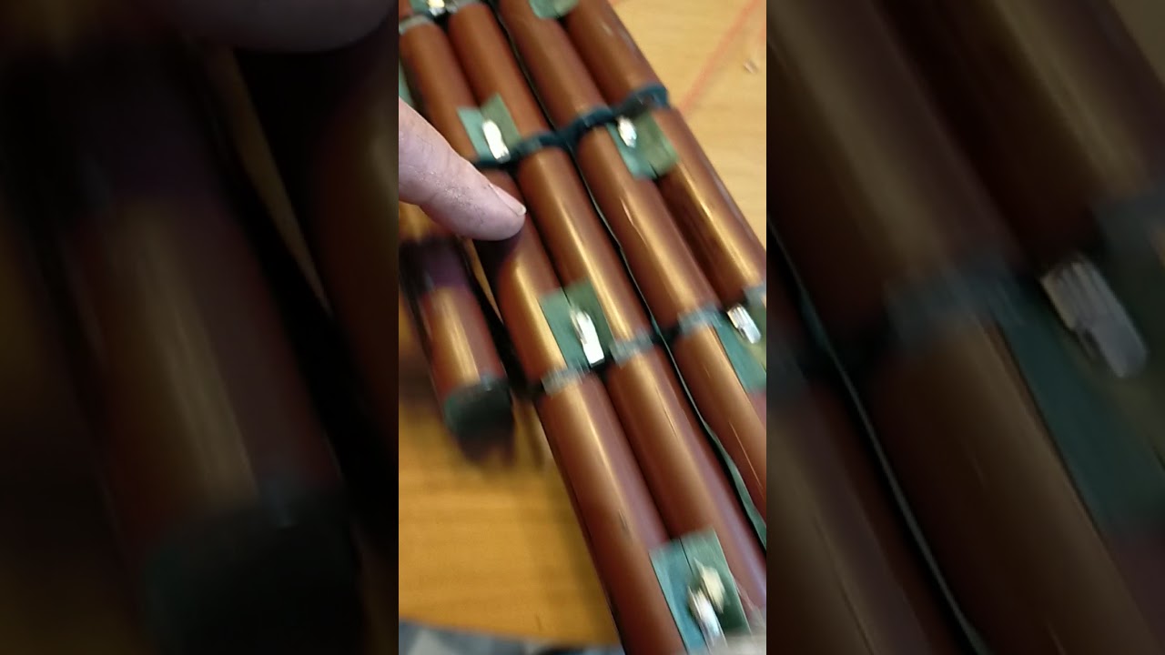 LO26 Battery further disassembly