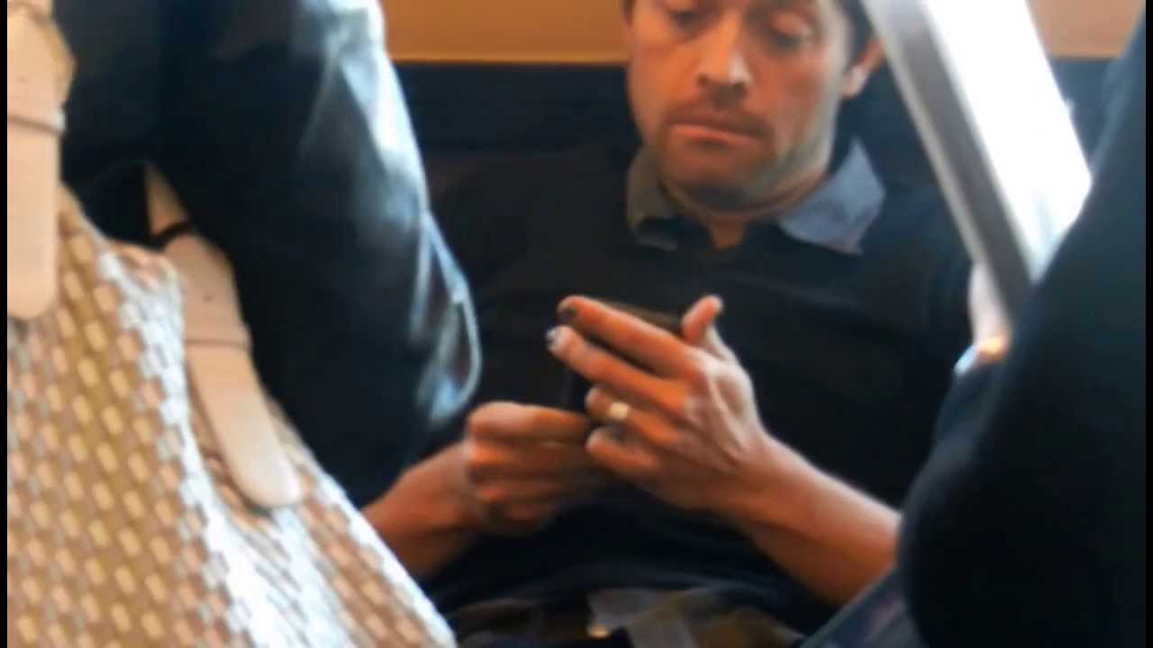 Misha Collins signing autographs - Supernatural Burcon 2013
