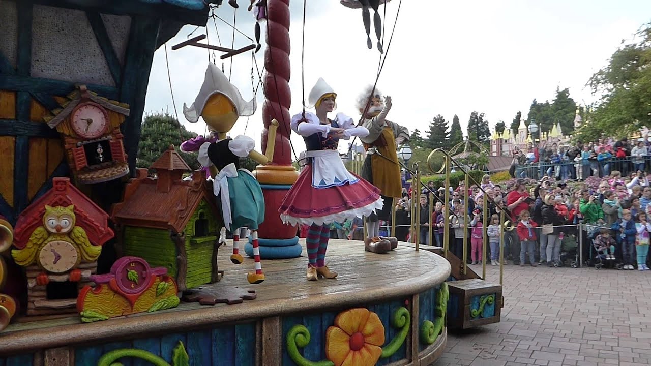 Disney Magic on Parade! Disneyland Paris DLP Compl