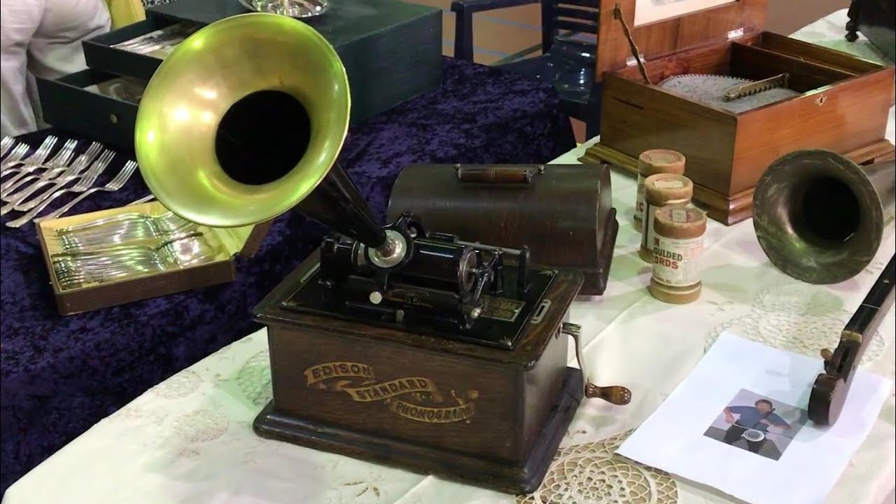 Tongeren Antique Market - Tongeren, Belgium
