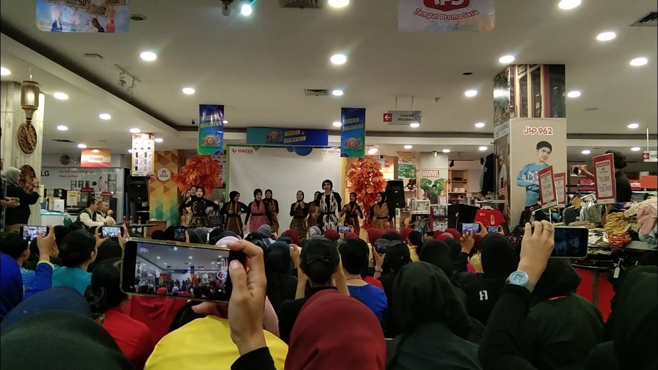 AKHIRNYA @anaamalia5094 DI BANDUNG | BELI OLEH-OLEH BUAT CICAH⁉️