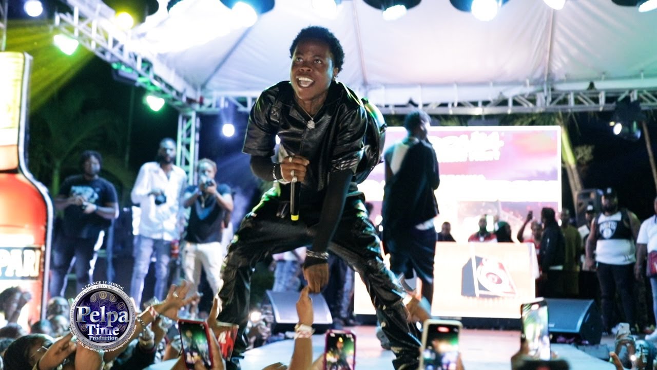 NAJEERIII Call out RAHJAH WILD To do some bad things to the girls. AT AIDONIA B-DAY PARTY