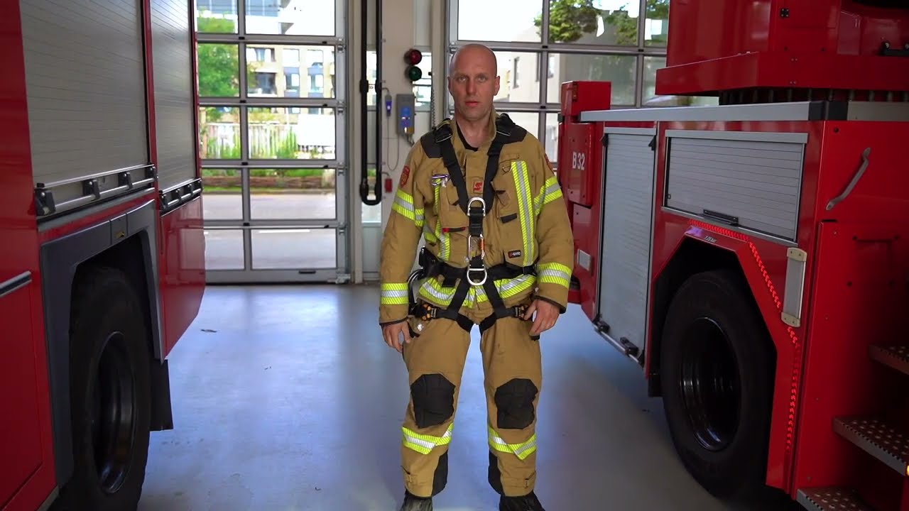 Instructievideo Hoogwerker - Aantrekken full body harnas
