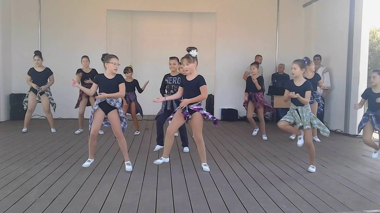 ZIZI.......DANS MODERN COM IORDACHEANU