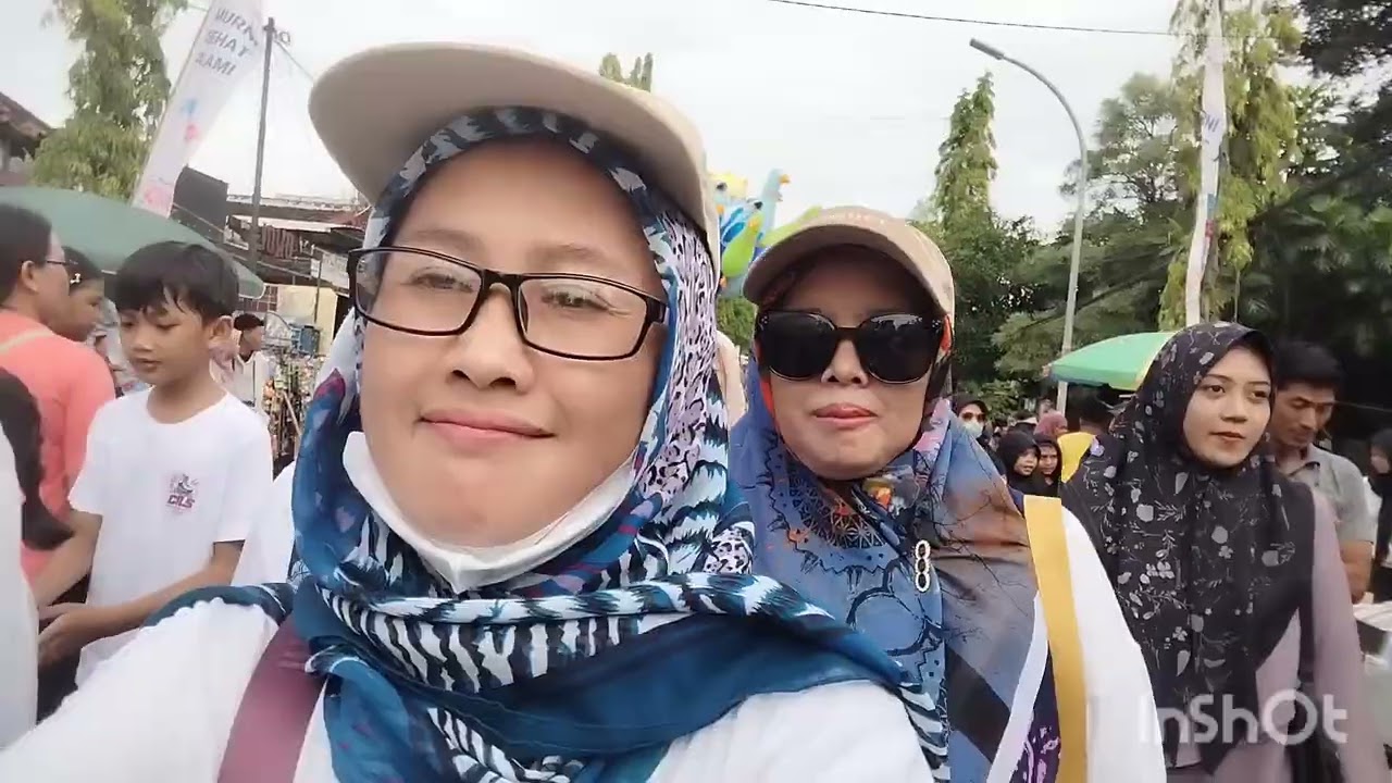 BAHAGIA ITU INDAH.BERKULINER BARENG IBU
