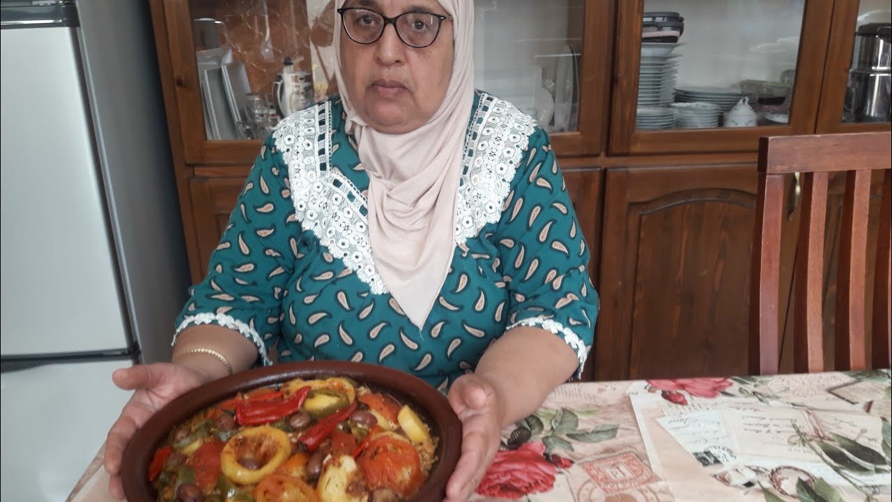 ضمن الوصفات سهلة والبسيطة طجين السردين كفتة بالخضر تلبية لطلب بعض متتبعات 👌👌👌