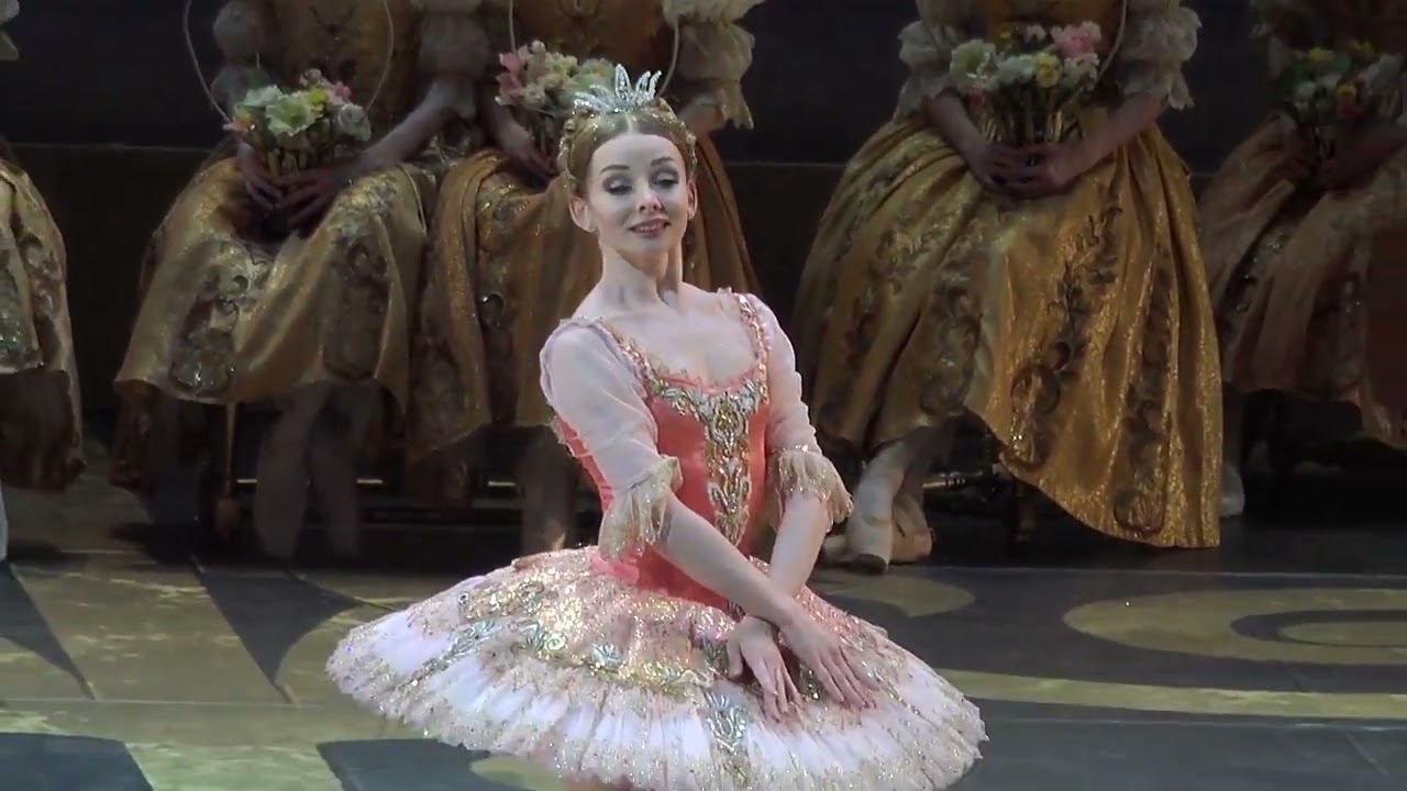 Evgenia Obraztsova  (Bolshoi Ballet) Rose Adagio, Sleeping Beauty