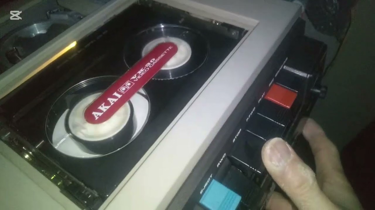 vintage AKAI VT-400 Portable colour Cassette video recorder 〈2台目〉 再生不可や巻き戻しが出来ない症状は？(修理完了)
