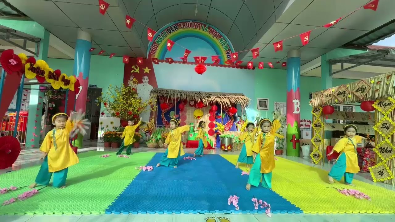 Nhảy Tết Bình An lớp Mầm