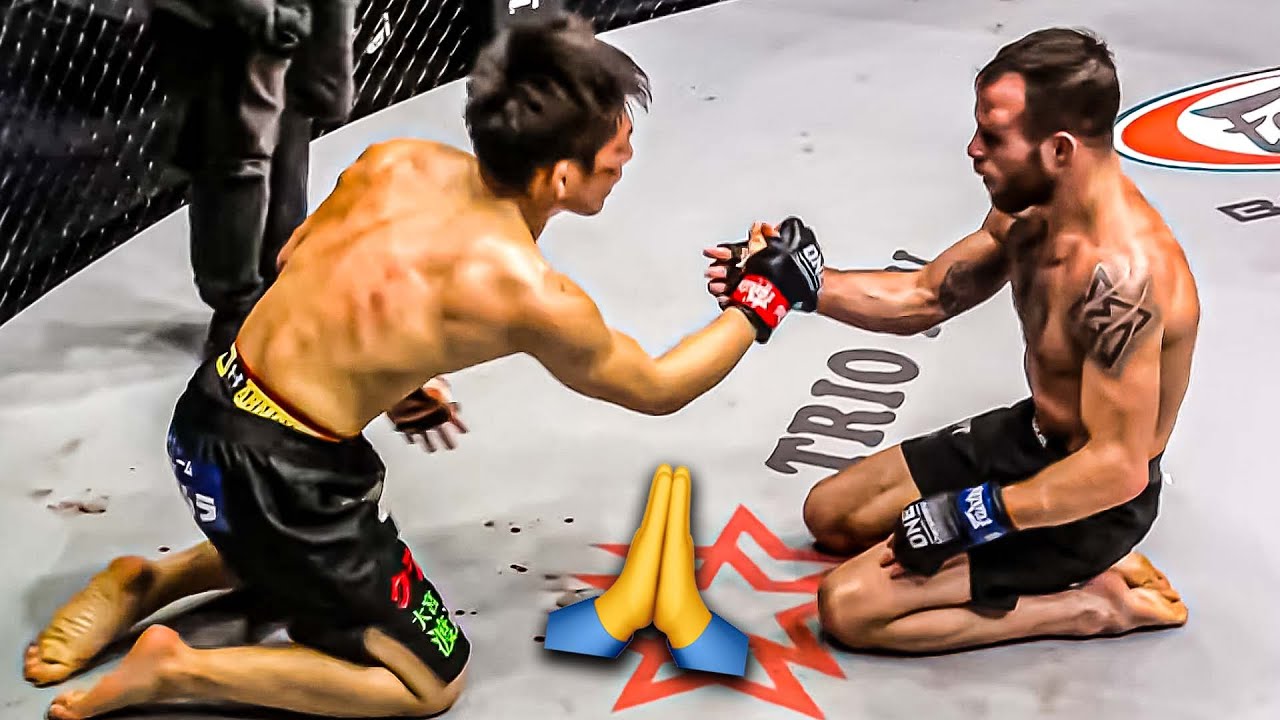 STRAWWEIGHT SMACKDOWN 😳💥 Jarred Brooks vs. Hiroba Minowa